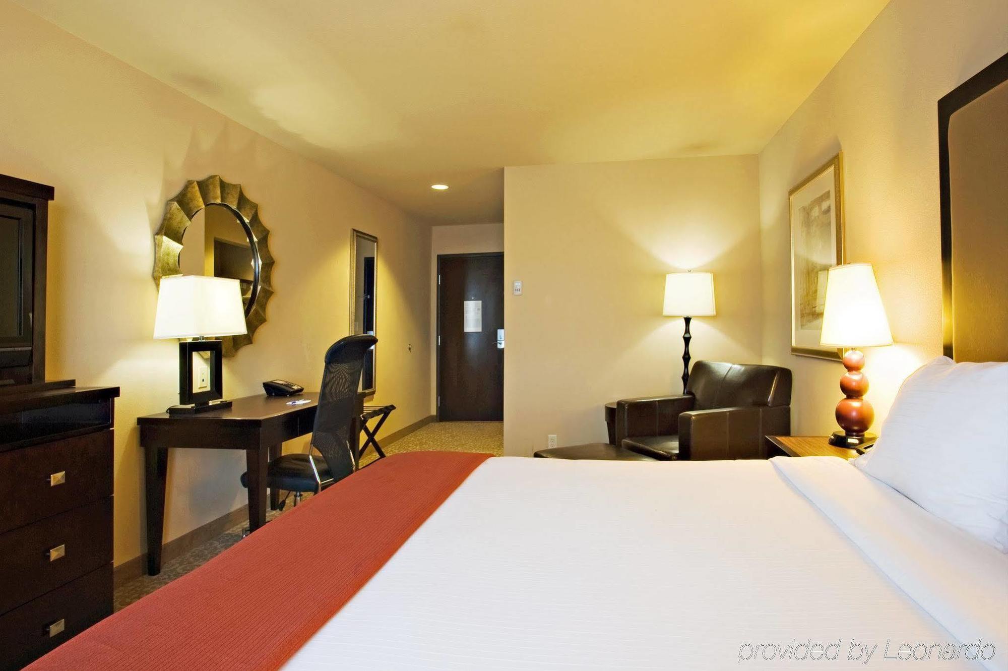 Holiday Inn Express Hotel & Suites Wichita Falls By Ihg Kültér fotó